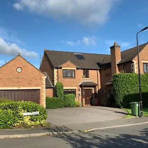 Ayuda House **** Altrincham